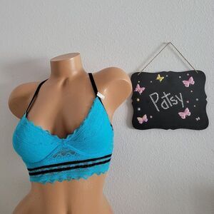 965 SMALL  Victoria's Secret PINK  push up Lace bralette NWT